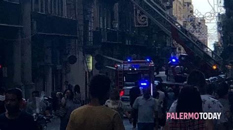 Milano, scoppia incendio in corso Vittorio Emanuele: 